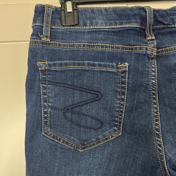 Seven7 Women's Denim Shorts - Picture 7 of 8